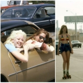 El joven Americano de las mujeres en las playas de Texas en la década de los 80