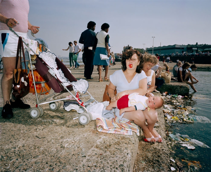 El último recurso: El Gris de la Clase Obrera Británica por Martin Parr