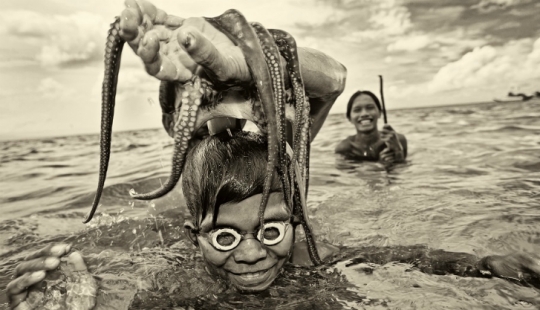 El mundo que desaparece de los gitanos del Mar