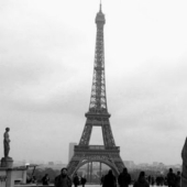 El Rey de los estafadores: cómo Victor Lustig pudo vender la Torre Eiffel. Doblemente