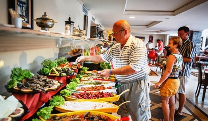 El secreto del buffet, o por qué sólo nuestro pueblo conoce este formato de servir la comida