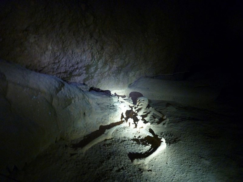 El siniestro secreto de la Cueva de la Doncella de Cristal