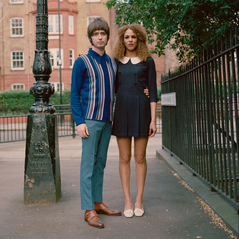 Elegantes parejas de Londres en la lente de la fotógrafa italiana Carlotta Cardana