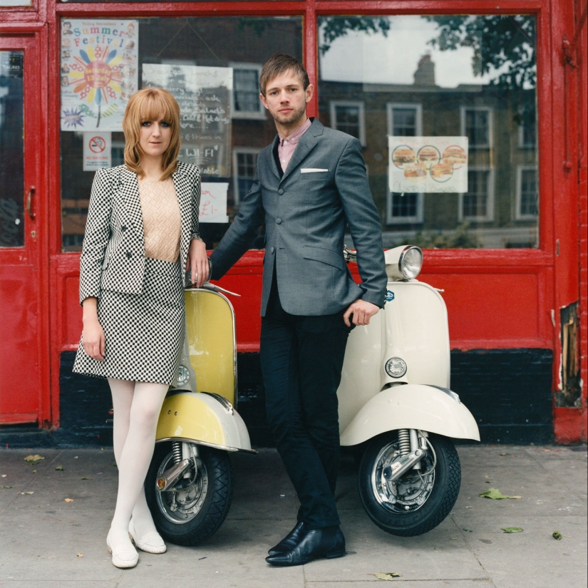 Elegantes parejas de Londres en la lente de la fotógrafa italiana Carlotta Cardana