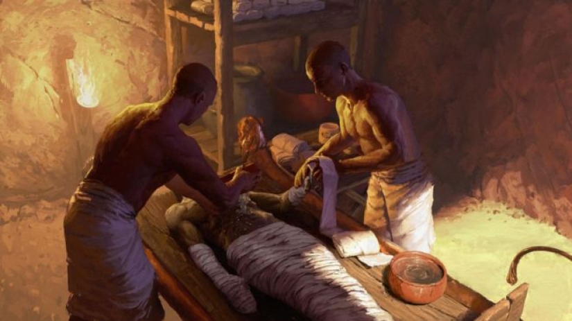 Embalsamamiento de familiares, elaboración de cerveza y otros motivos de ausentismo en el antiguo Egipto