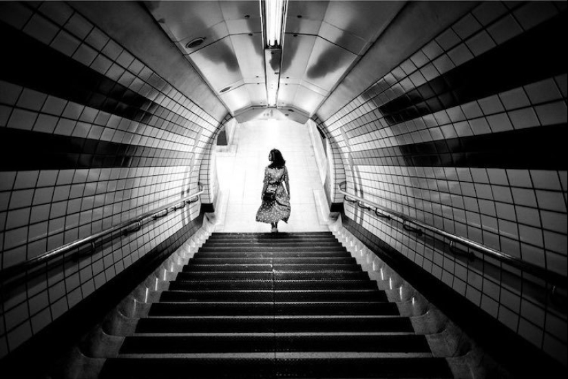 En blanco y negro fotografía de la calle por eminentes maestros de la fotografía de la calle de Alan Schaller