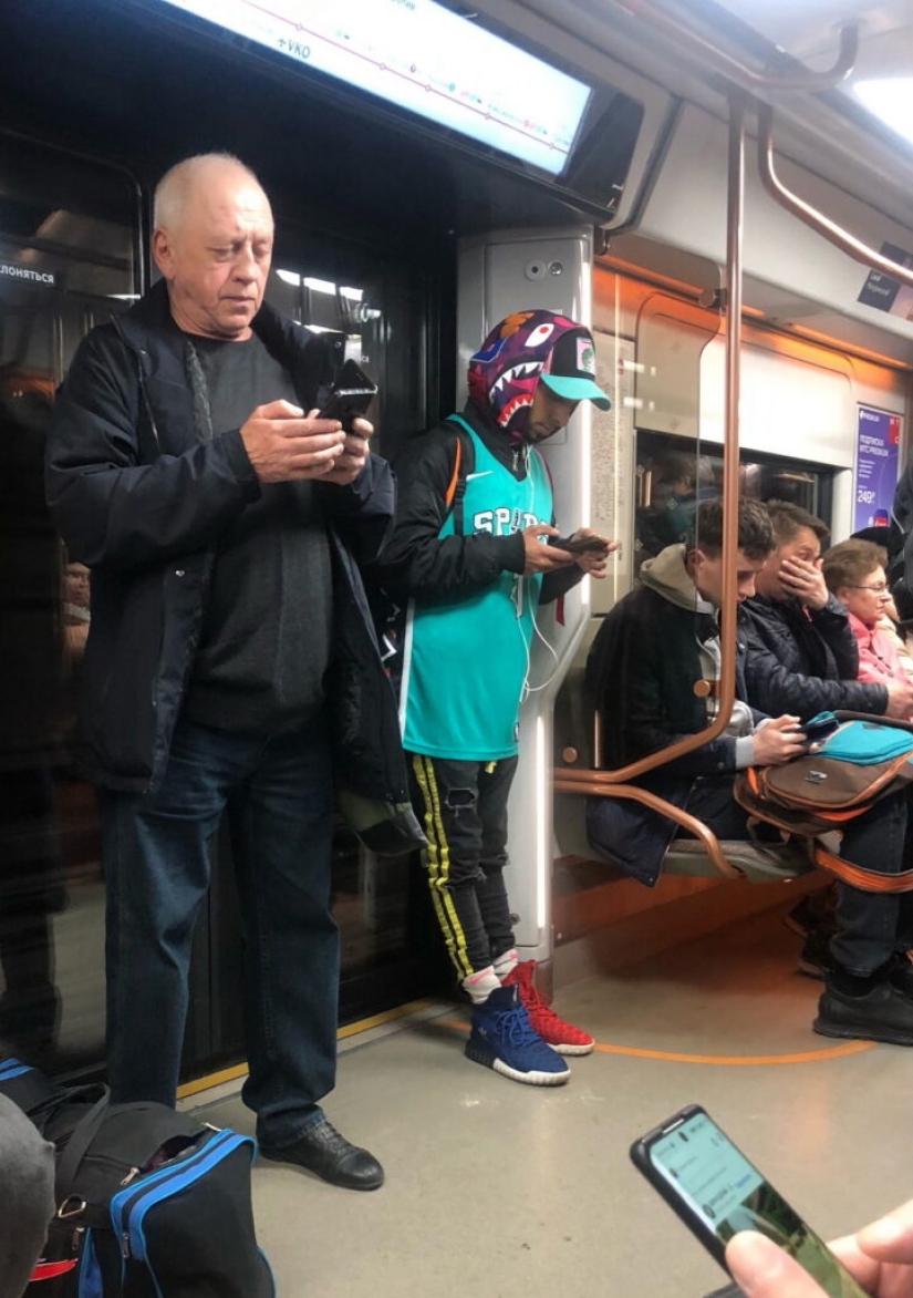 Encuentros inusuales en el metro: amantes de la moda, excéntricos y gente simplemente interesante.