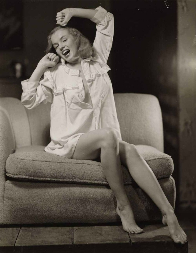 Erotic 18 rare photographs of Marilyn Monroe in the beginning of her career
