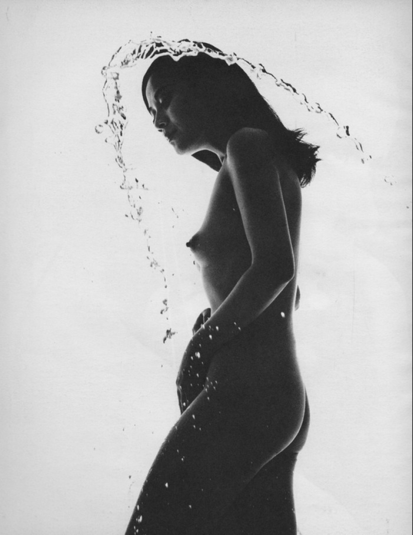 Erotic works of classic Japanese photography by Yoshihiro Tatsuki