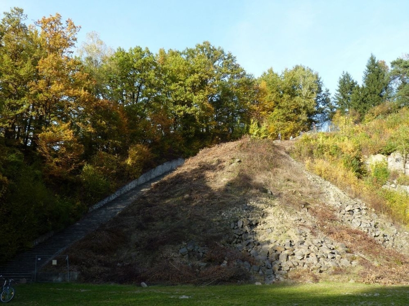 "Escalera de los muertos" en el campo de concentración austriaco de Mauthausen