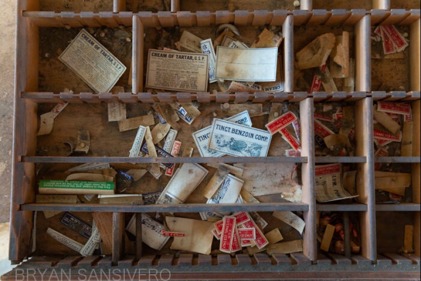 Esta farmacia olvidada es una cápsula del tiempo del pasado