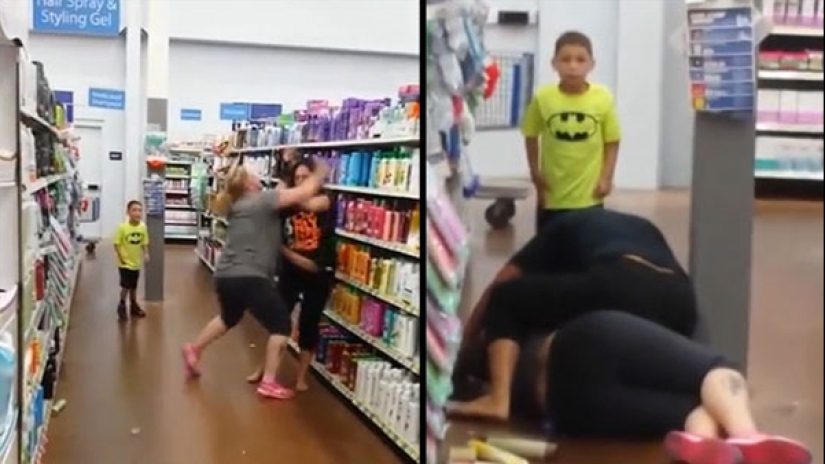 Esta gente acaba de llegar al supermercado americano Walmart para ir de compras