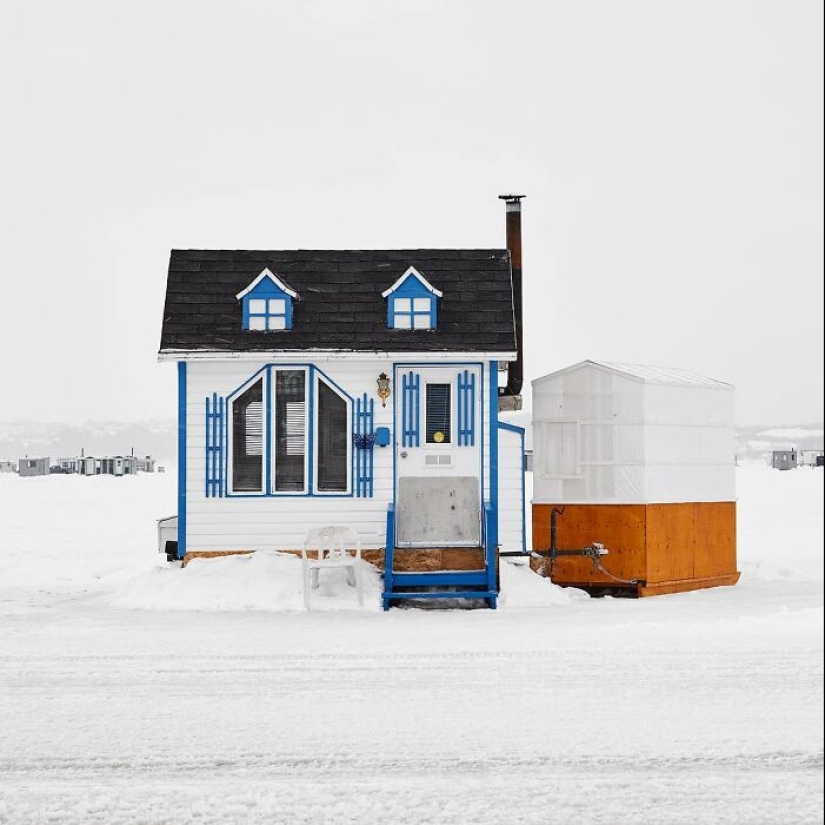 Este fotógrafo capturó un centro de pesca en hielo en Canadá, y aquí están sus 10 mejores trabajos