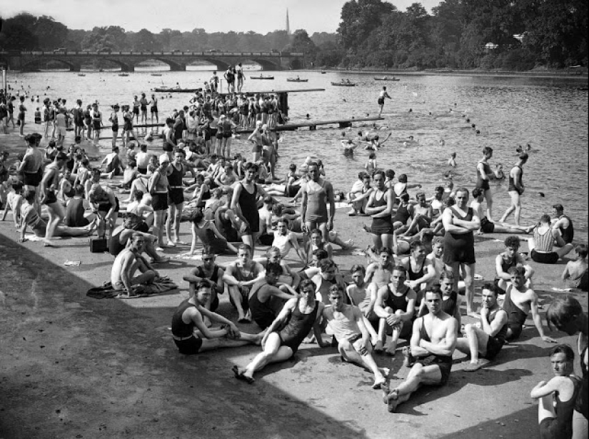 Este Londres loco y vibrante en fotografías en blanco y negro de la década de 1930