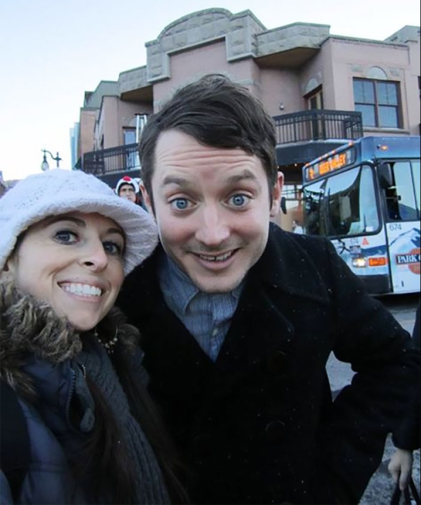 Este Tipo No Te Enviará a Mordor: Elijah Wood es un maestro de selfies conmovedores con Fans