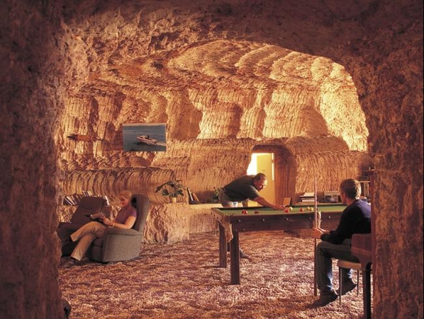 Exiles of the Sun: about the town of Coober Pedy, where people live underground