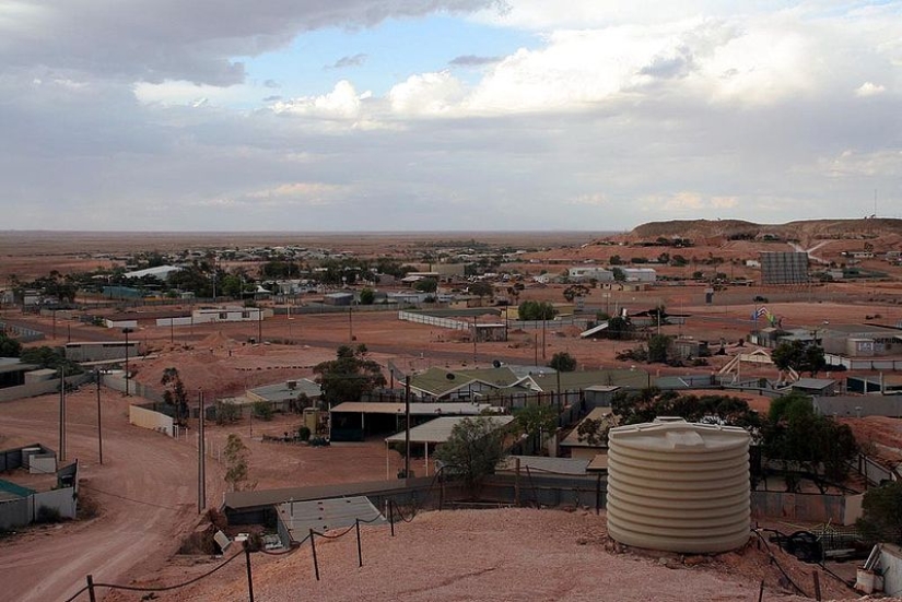 Exiles of the Sun: about the town of Coober Pedy, where people live underground