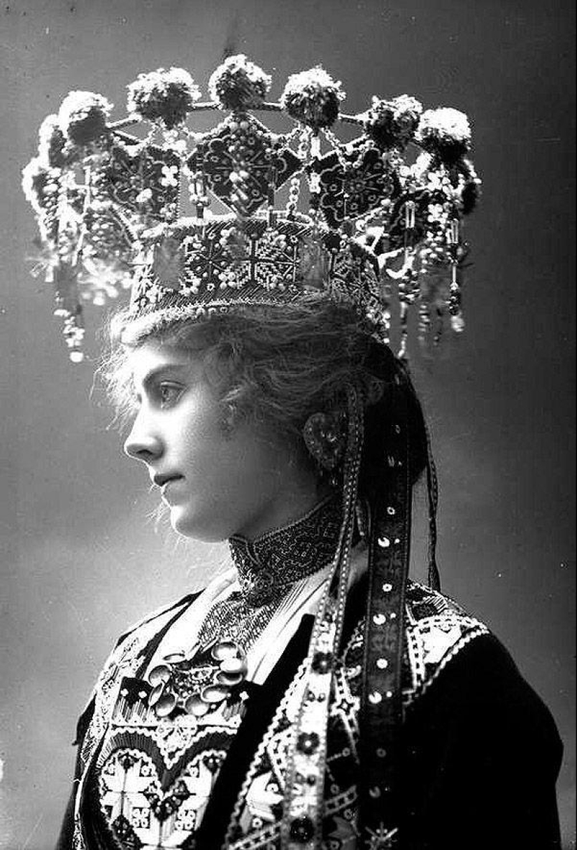 Fabulous outfits of Norwegian brides of the 1870s‑1920s