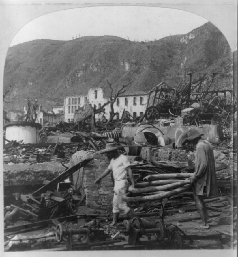 Face distorted in the throes of agony: images before and after the terrible volcanic eruption of the twentieth century