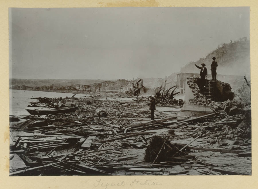 Face distorted in the throes of agony: images before and after the terrible volcanic eruption of the twentieth century