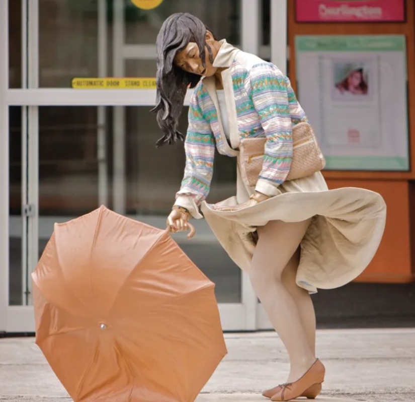 Fantastic monumental sculptures by Seward Johnson