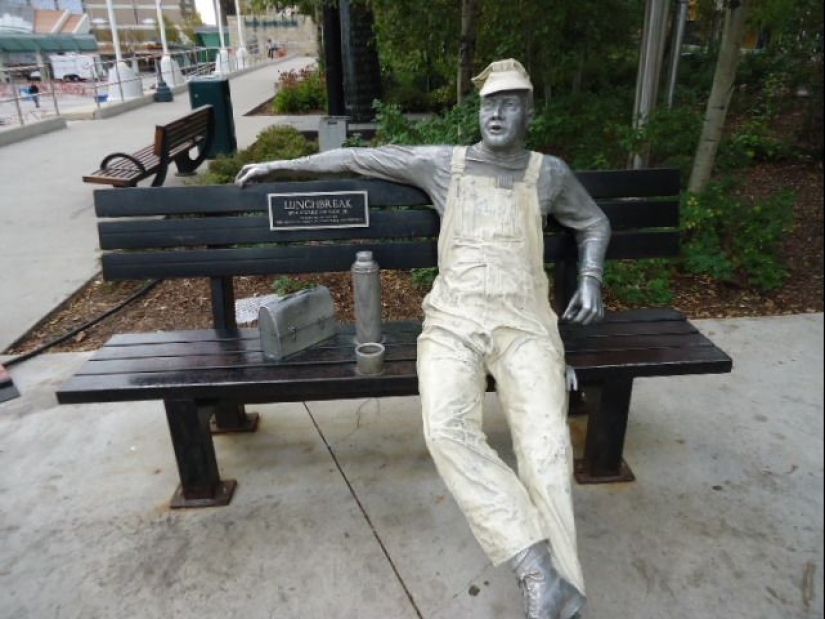 Fantastic monumental sculptures by Seward Johnson