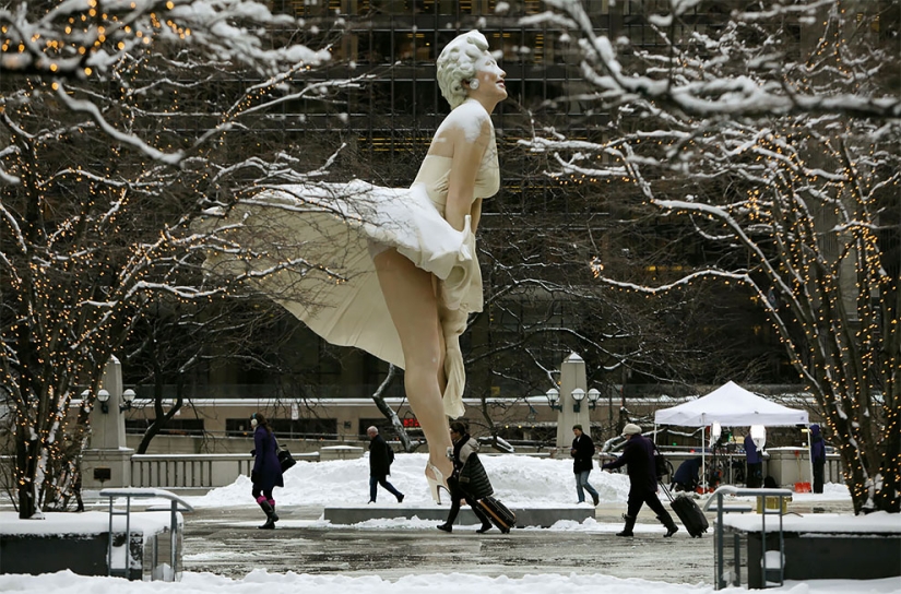 Fantastic monumental sculptures by Seward Johnson