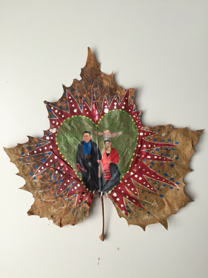 Fantastic worlds on dry maple leaves