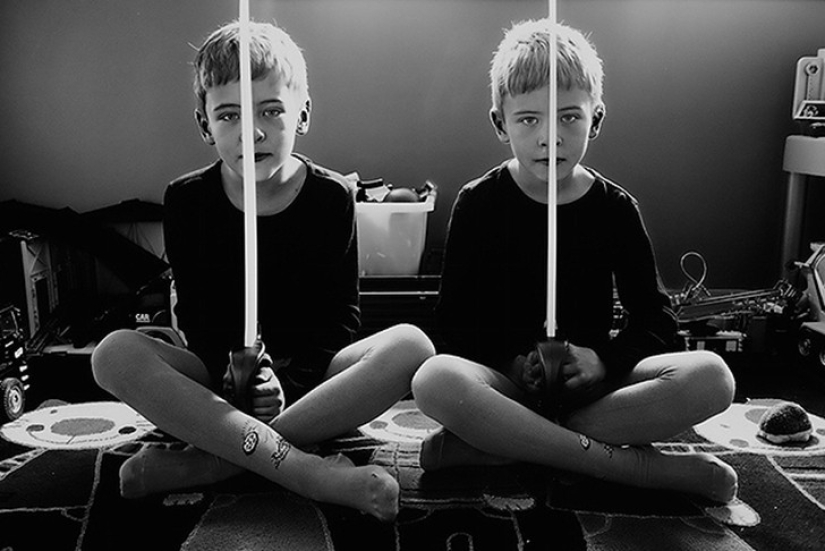 Fascinating portraits of twins