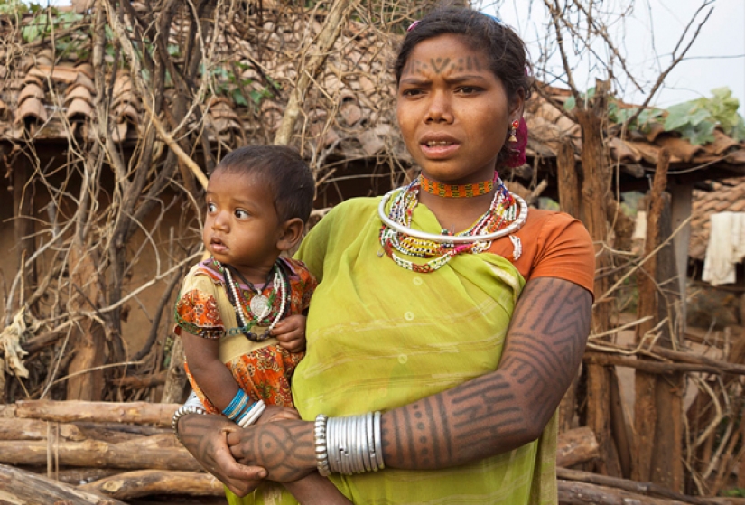 Fealdad en aras de la felicidad: cómo las madres en África e India mutilan a sus hijas para organizar sus vidas