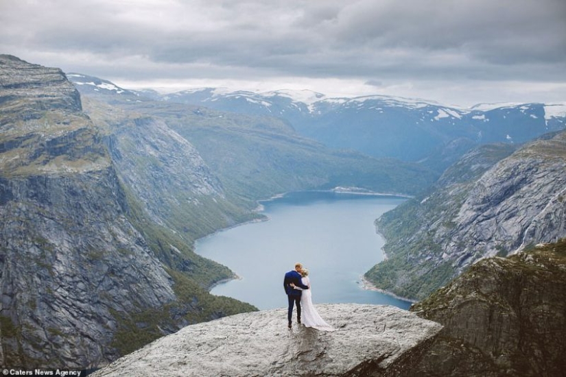 Fearless love: the wedding ceremony in the most extreme and unusual locations