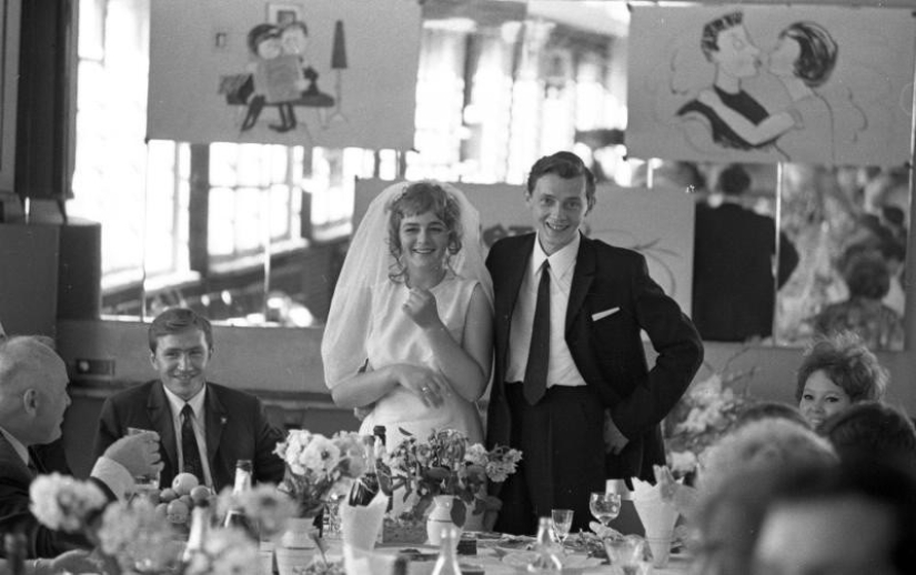 Features of a Soviet-style wedding celebration