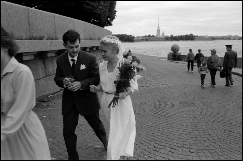 Features of a Soviet-style wedding celebration