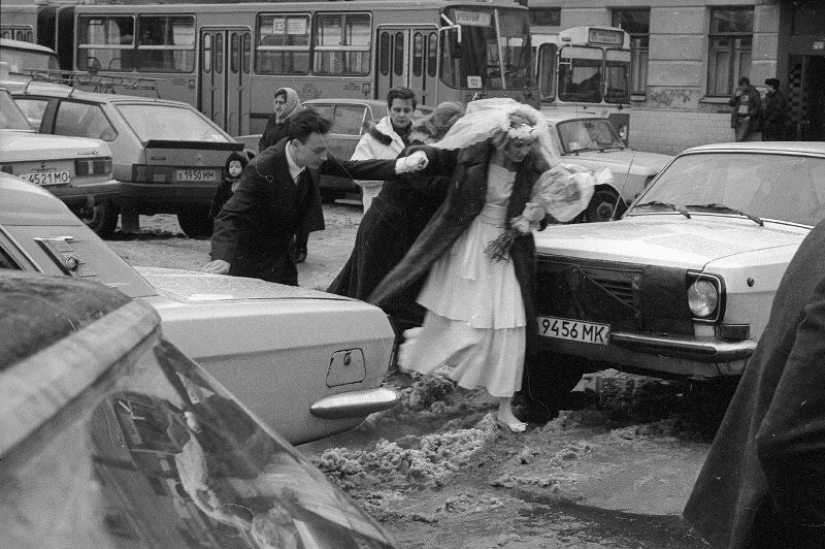 Features of a Soviet-style wedding celebration