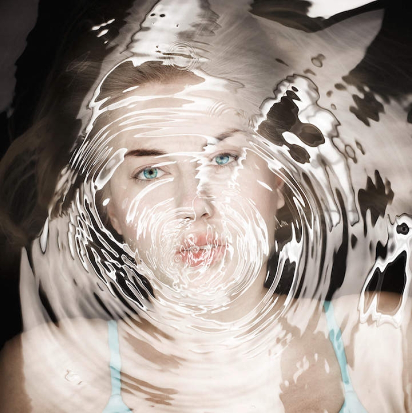 Femininity itself: underwater portraits of girls from the studio Staudinger+Franke