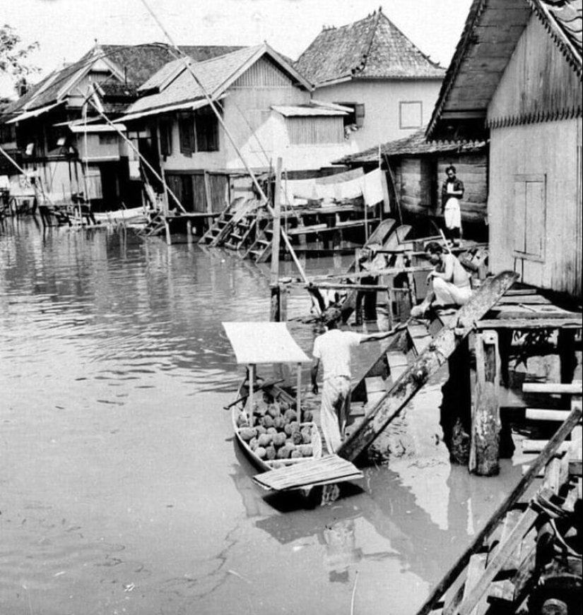 Fishermen have found treasures of a vanished ancient civilization in Indonesia