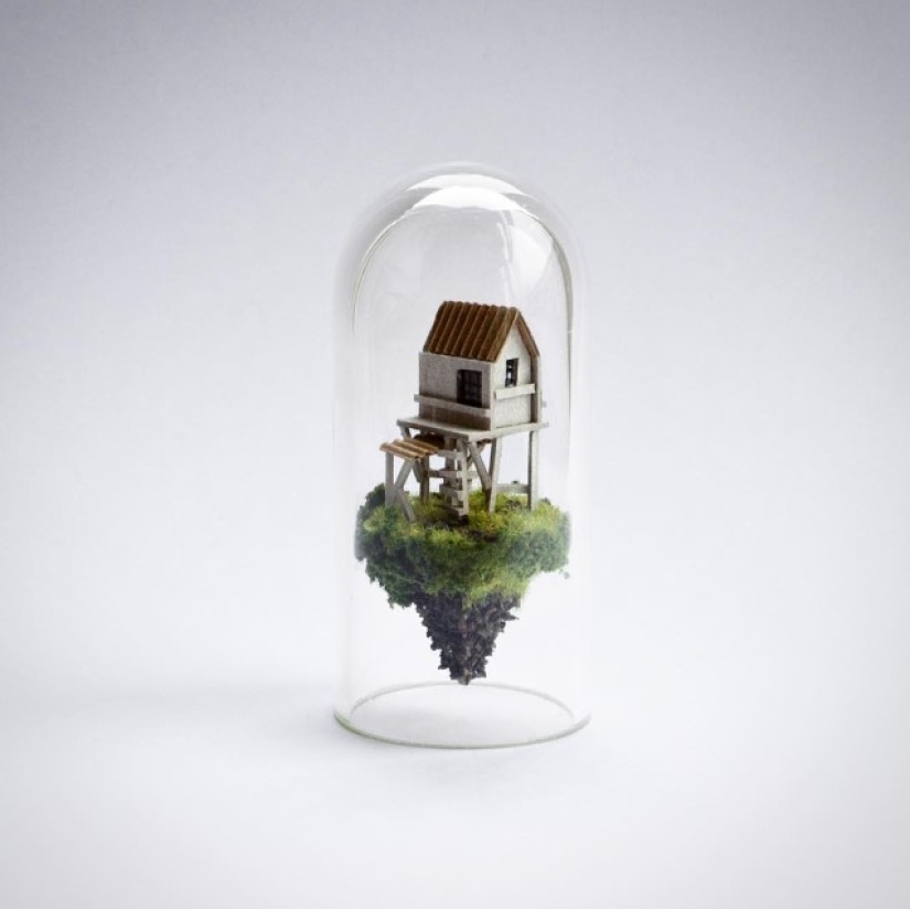 Floating worlds in a test tube from a Dutch artist