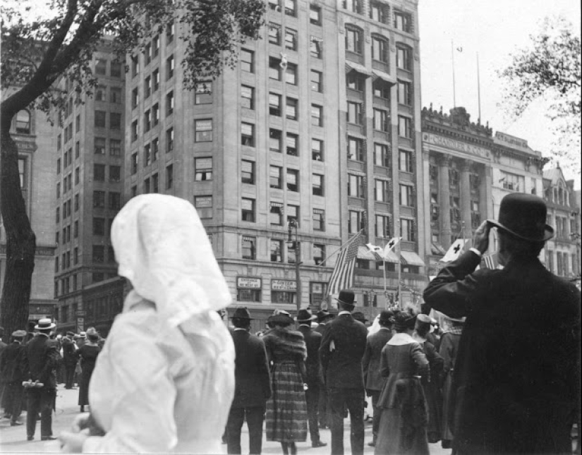 "Fly Man" Harry Gardiner, who conquered 700 skyscrapers without insurance