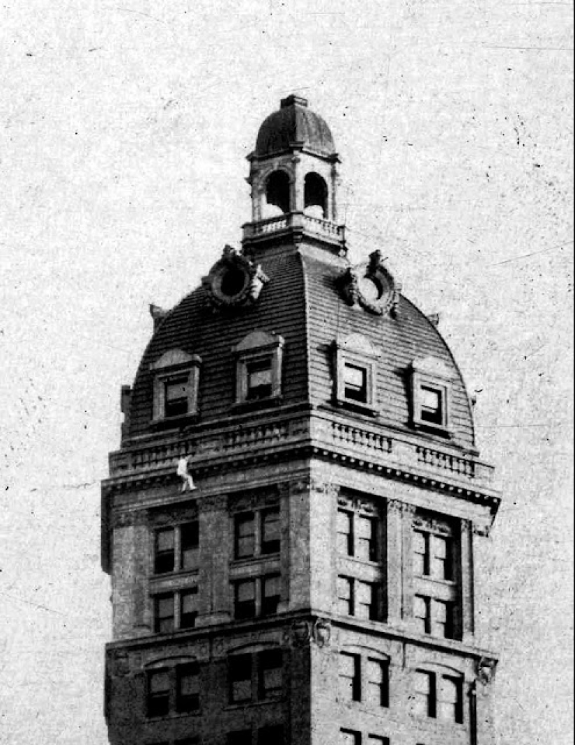 "Fly Man" Harry Gardiner, who conquered 700 skyscrapers without insurance