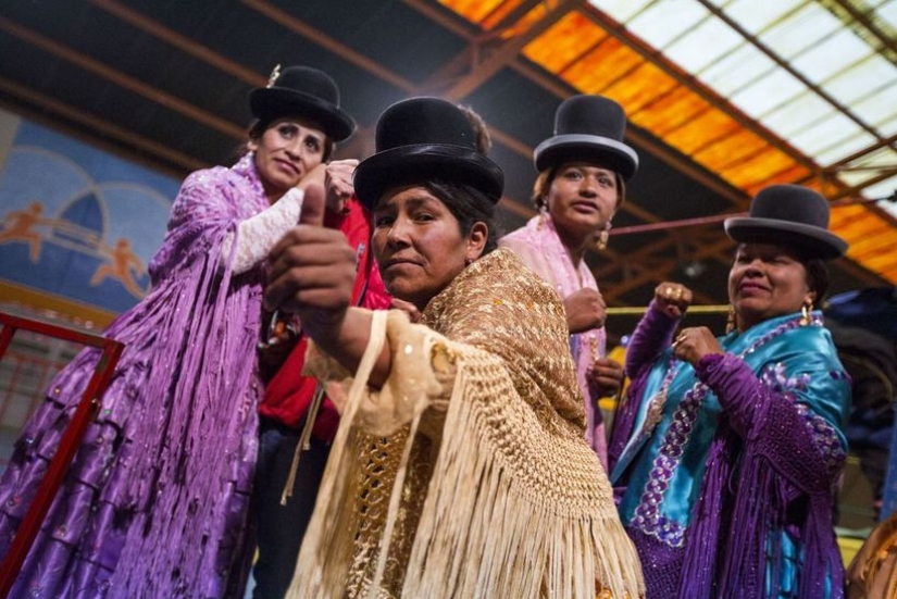 Flying cholitas: how are women fighting in Bolivia