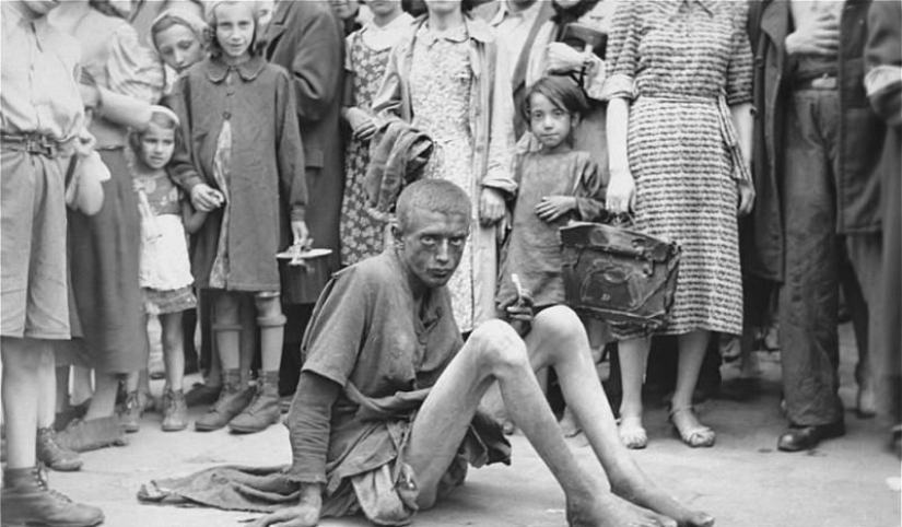 Forbidden photos: the Warsaw Ghetto in the summer of 1941