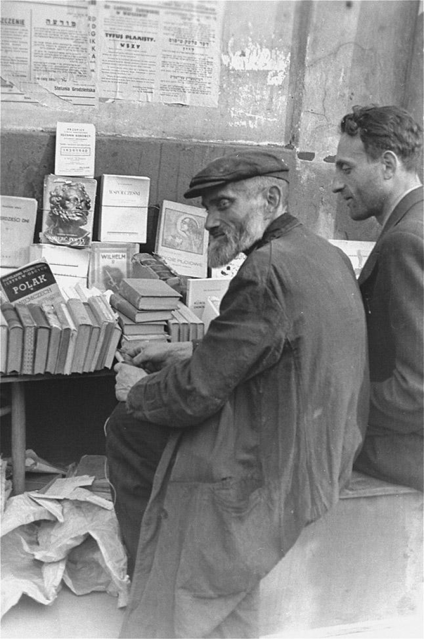 Forbidden photos: the Warsaw Ghetto in the summer of 1941