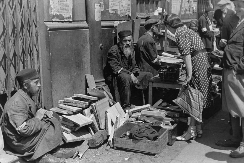 Forbidden photos: the Warsaw Ghetto in the summer of 1941