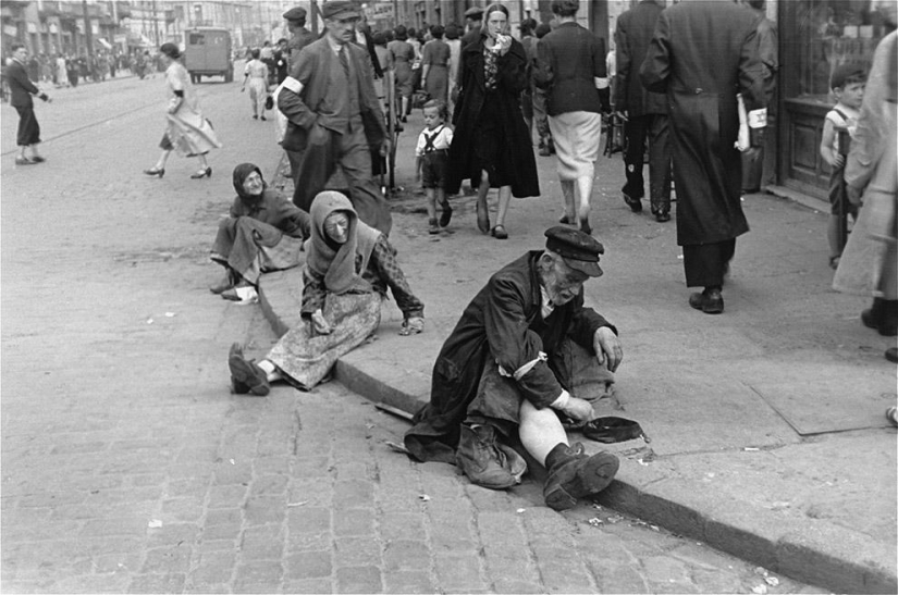 Forbidden photos: the Warsaw Ghetto in the summer of 1941