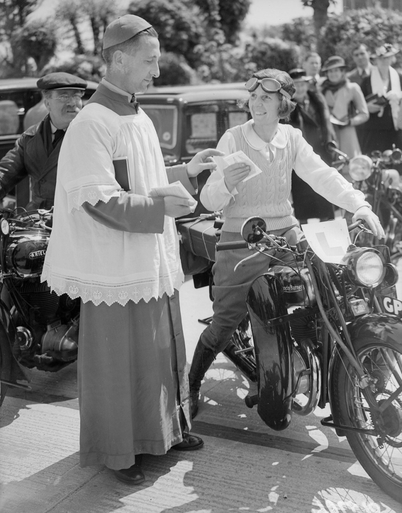 Fotos vintage de chicas cool en motocicletas