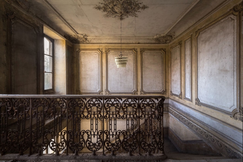 Fragmentos de la vieja Francia: edificios abandonados de increíble belleza