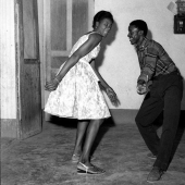 África de los años 50-70 del siglo pasado a través de la lente de Malick Sidibé