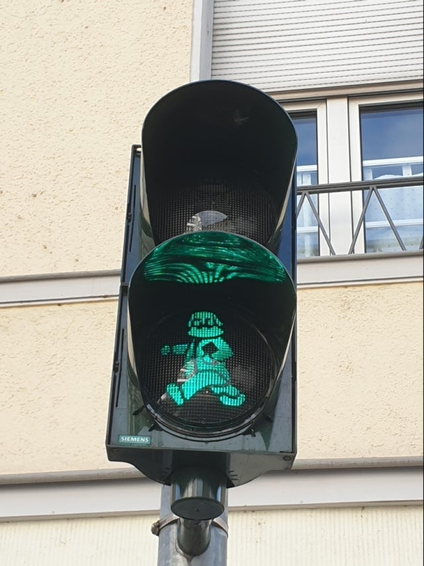 From hearts to Karl Marx: 13 unusual traffic signals from around the world