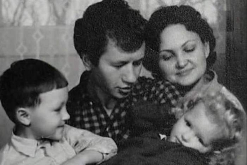 From personal archives – touching family photos of actors loved since childhood