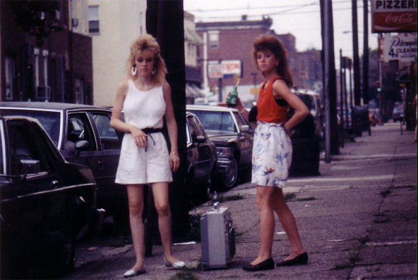 Funny and young American women of the 80s